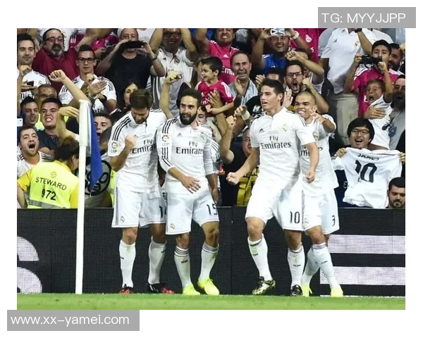 谢文能重返伯纳乌球场十多年后晒童年与C罗球衣合影感慨万千